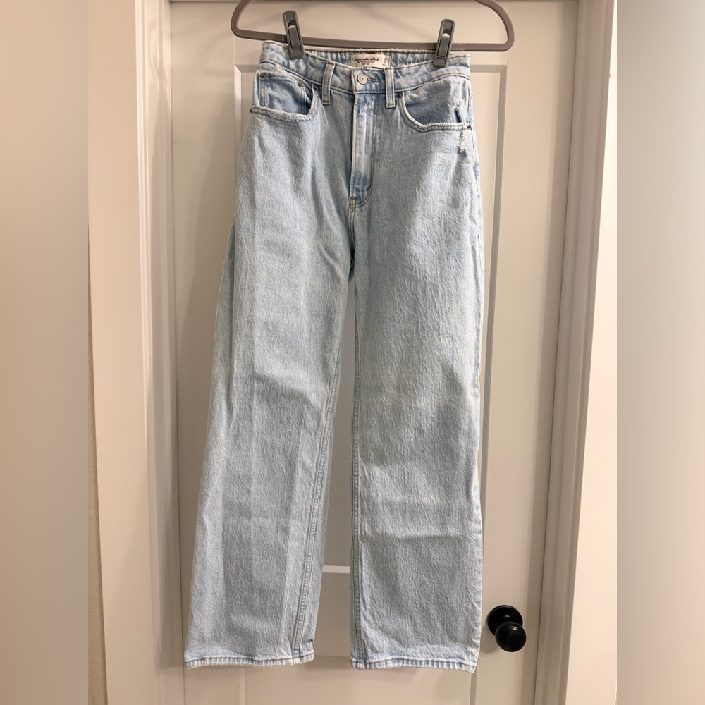 Abercrombie & Fitch Light 90’s Relaxed High Rise Jean